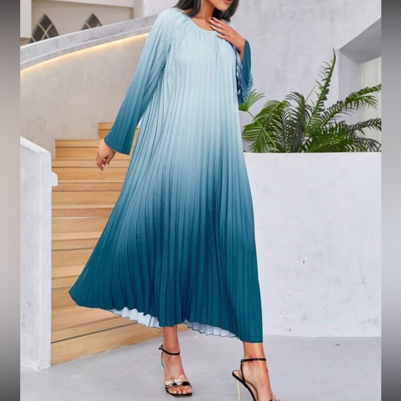 Luxe pleated Ombre dress - Picture 4 of 6